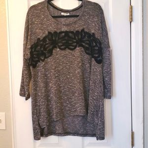 Knit Top with Velvet Applique